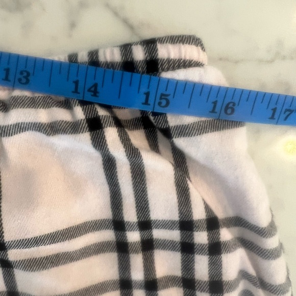 Victoria Secret Short Pajama Set Pink Gray Plaid Size Medium EUC - Picture 12 of 15